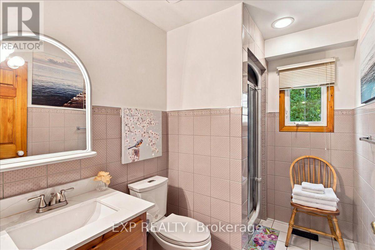 20 Pineshore Crescent, Tiny, Ontario  L0L 2T0 - Photo 15 - S13750520