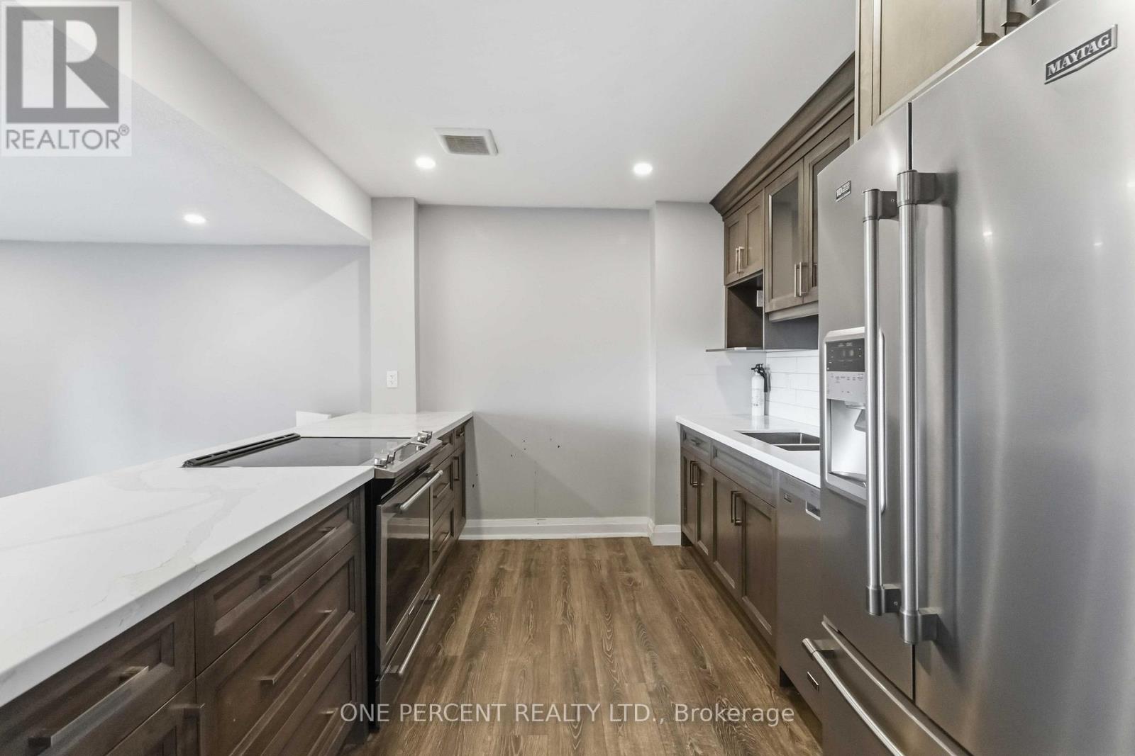 1005 - 15 Elizabeth Street N, Mississauga, Ontario  L5G 2Z3 - Photo 15 - W13750508