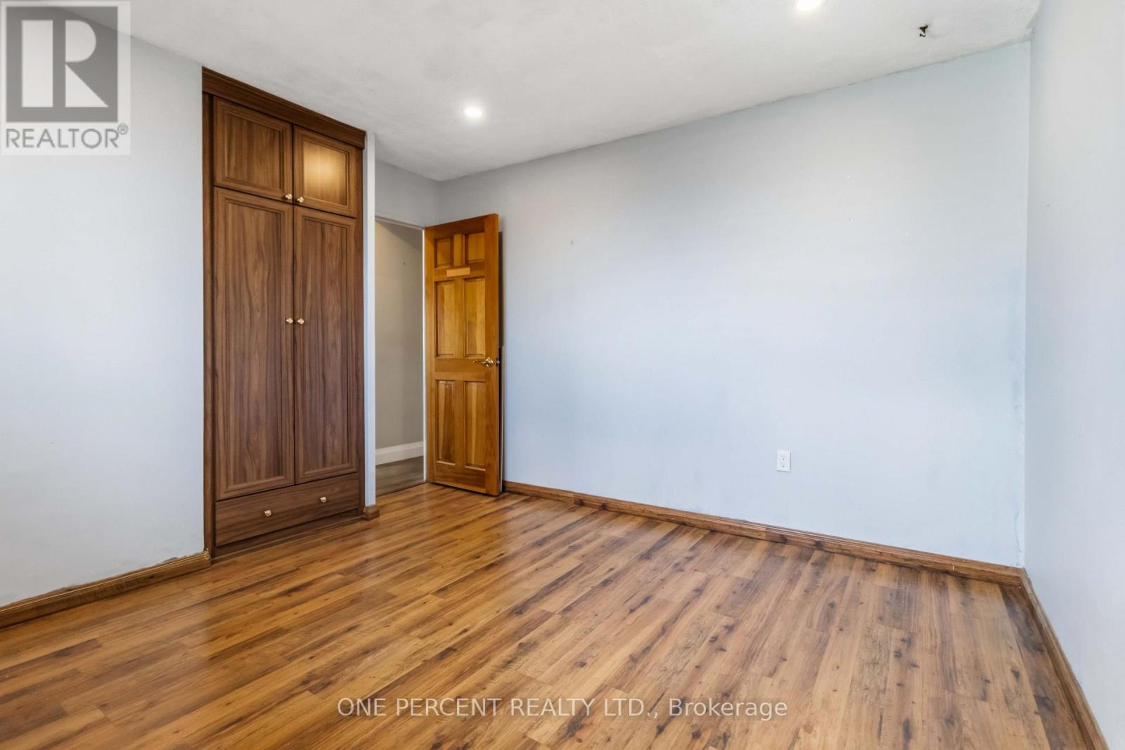 1005 - 15 Elizabeth Street N, Mississauga, Ontario  L5G 2Z3 - Photo 22 - W13750508