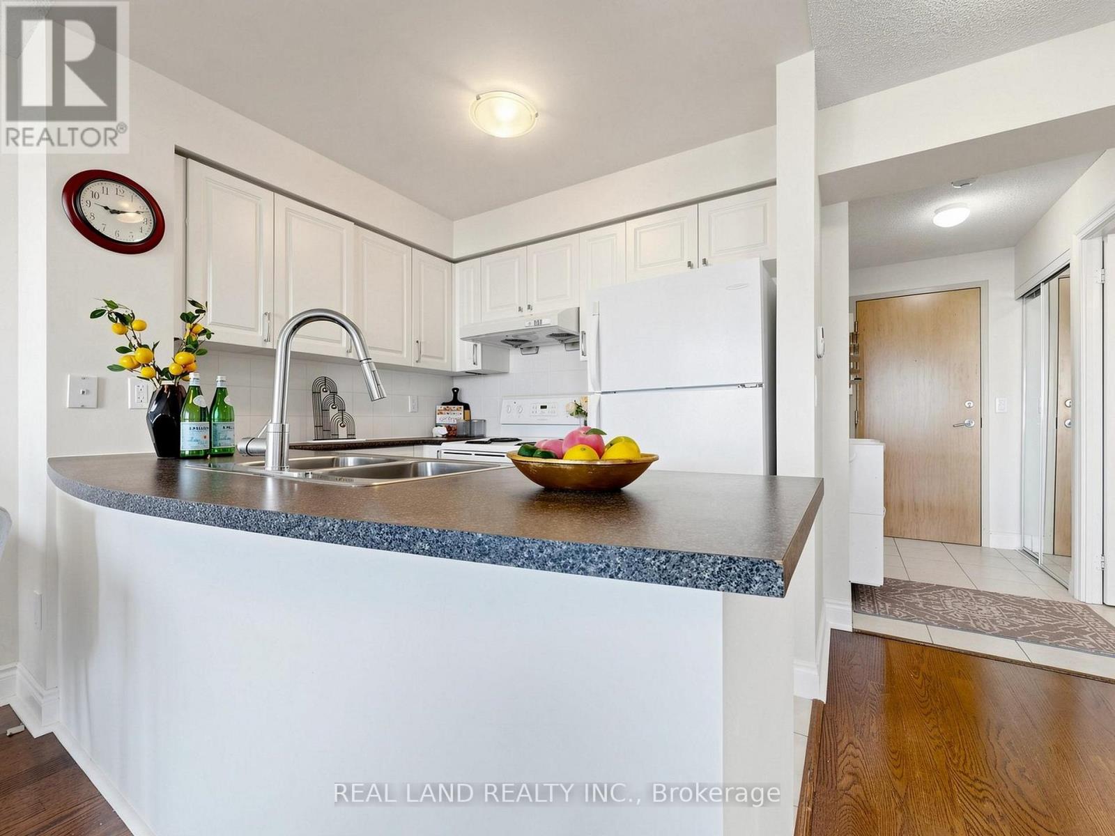 805 - 60 Brian Harrison Way, Toronto, Ontario  M1P 5J5 - Photo 13 - E13750576