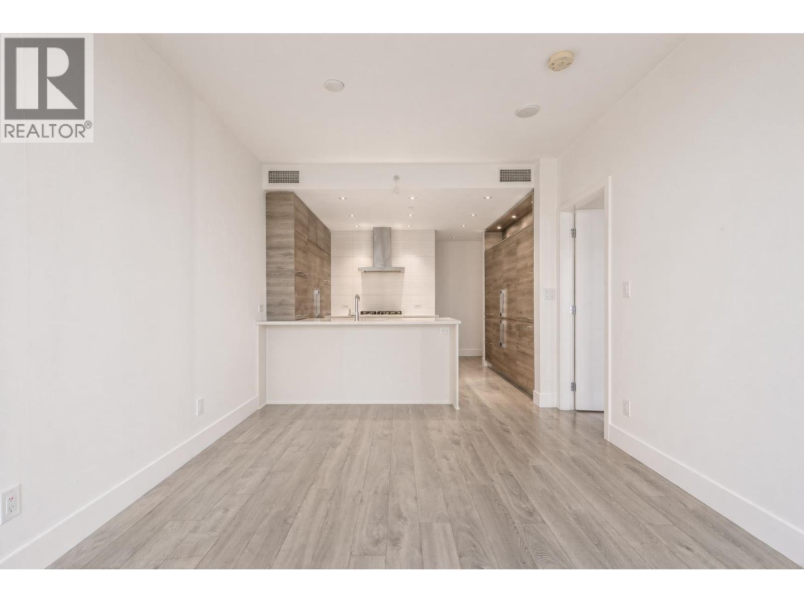 1403 7388 KINGSWAY, burnaby, British Columbia