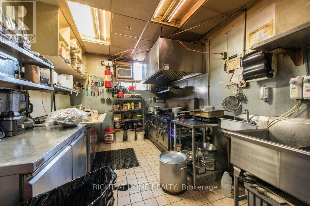 812 Bloor Street W, Toronto, Ontario  M6G 1L9 - Photo 6 - W13750568