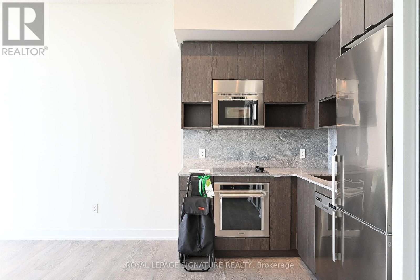 3203 - 7 Mabelle Avenue, Toronto, Ontario  M9A 0C9 - Photo 3 - W13750582