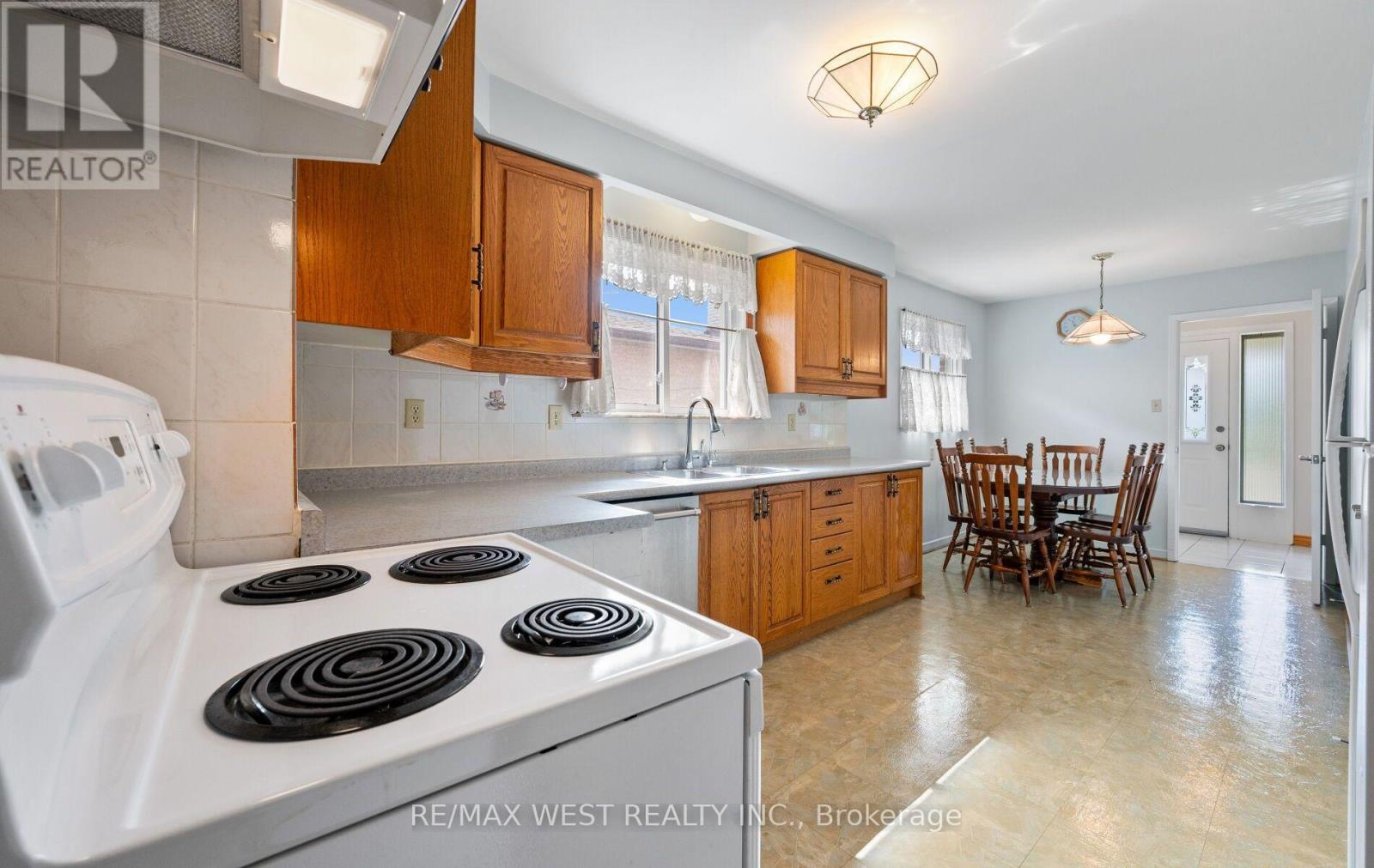 7397 Catalpa Road, Mississauga, Ontario  L4T 2T2 - Photo 10 - W13750604