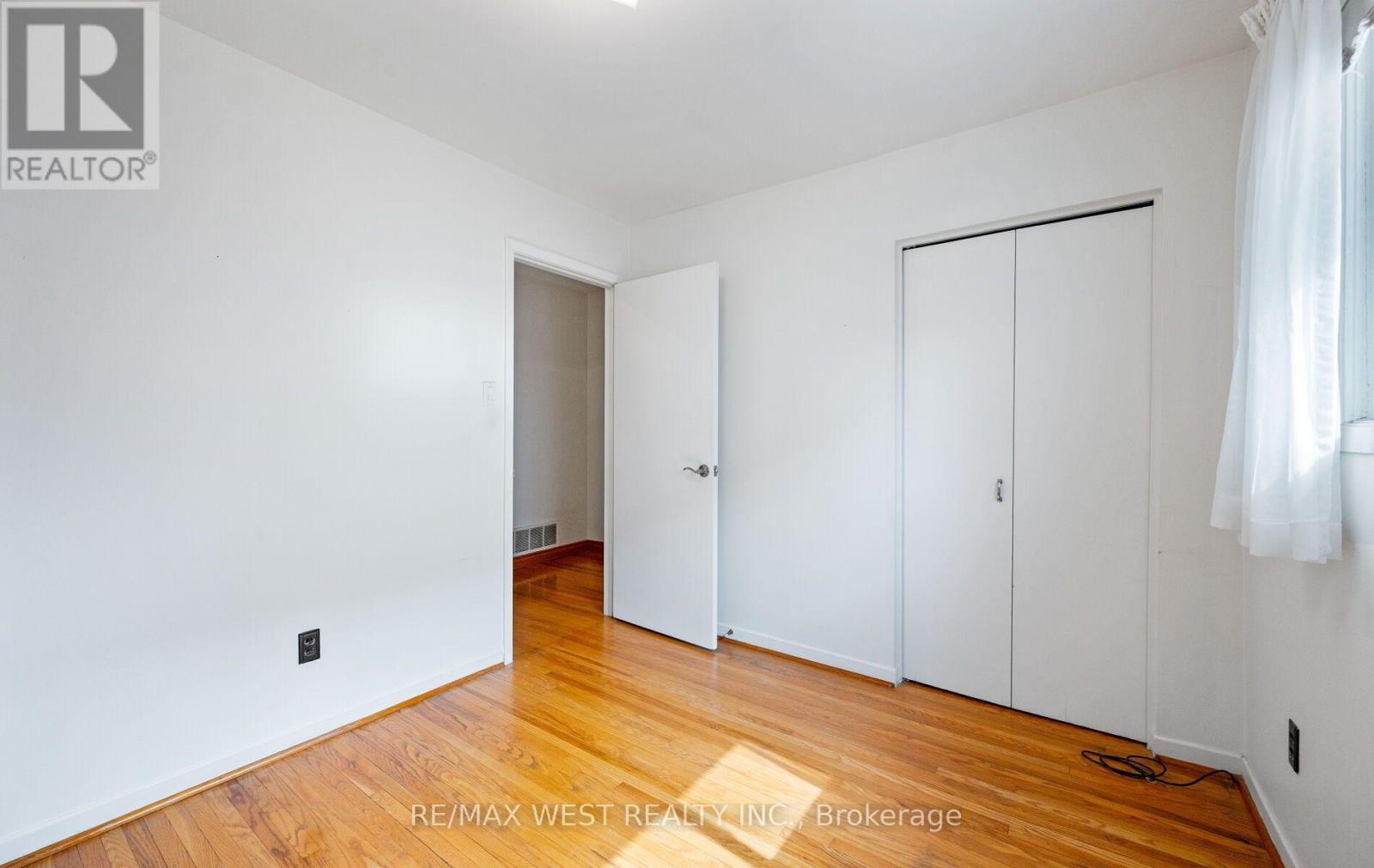 7397 Catalpa Road, Mississauga, Ontario  L4T 2T2 - Photo 17 - W13750604