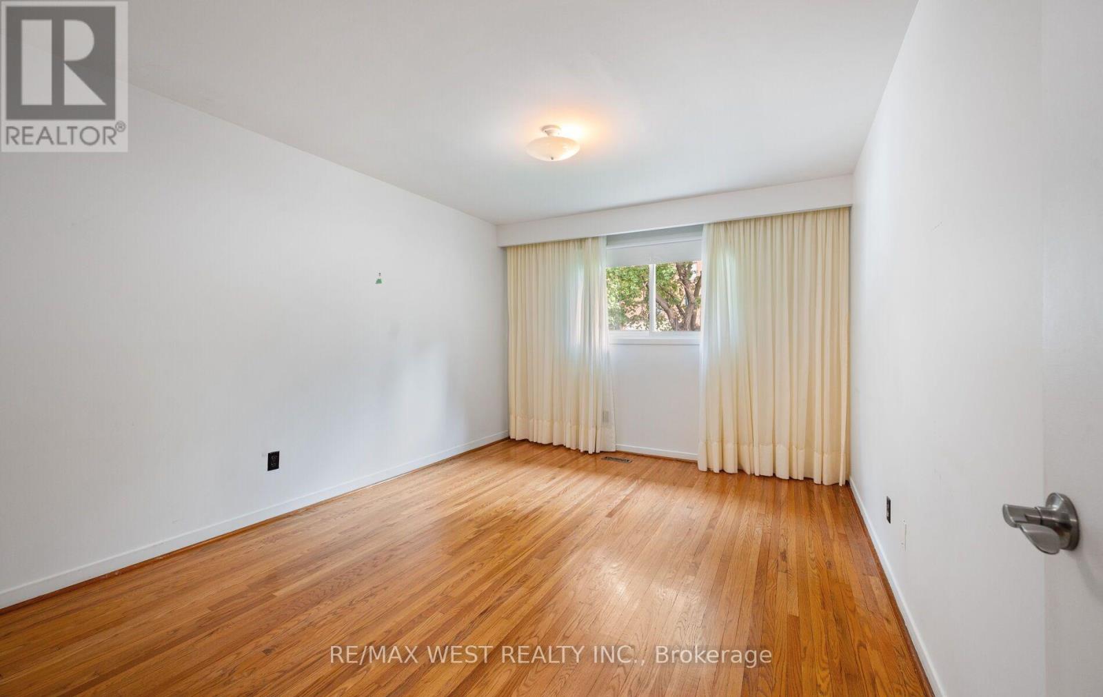 7397 Catalpa Road, Mississauga, Ontario  L4T 2T2 - Photo 20 - W13750604