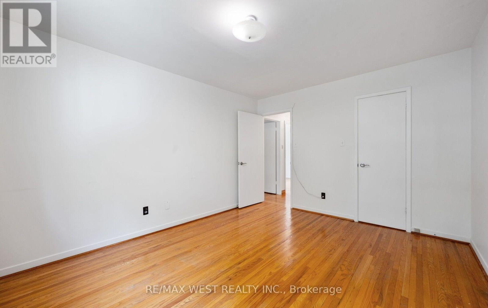 7397 Catalpa Road, Mississauga, Ontario  L4T 2T2 - Photo 21 - W13750604
