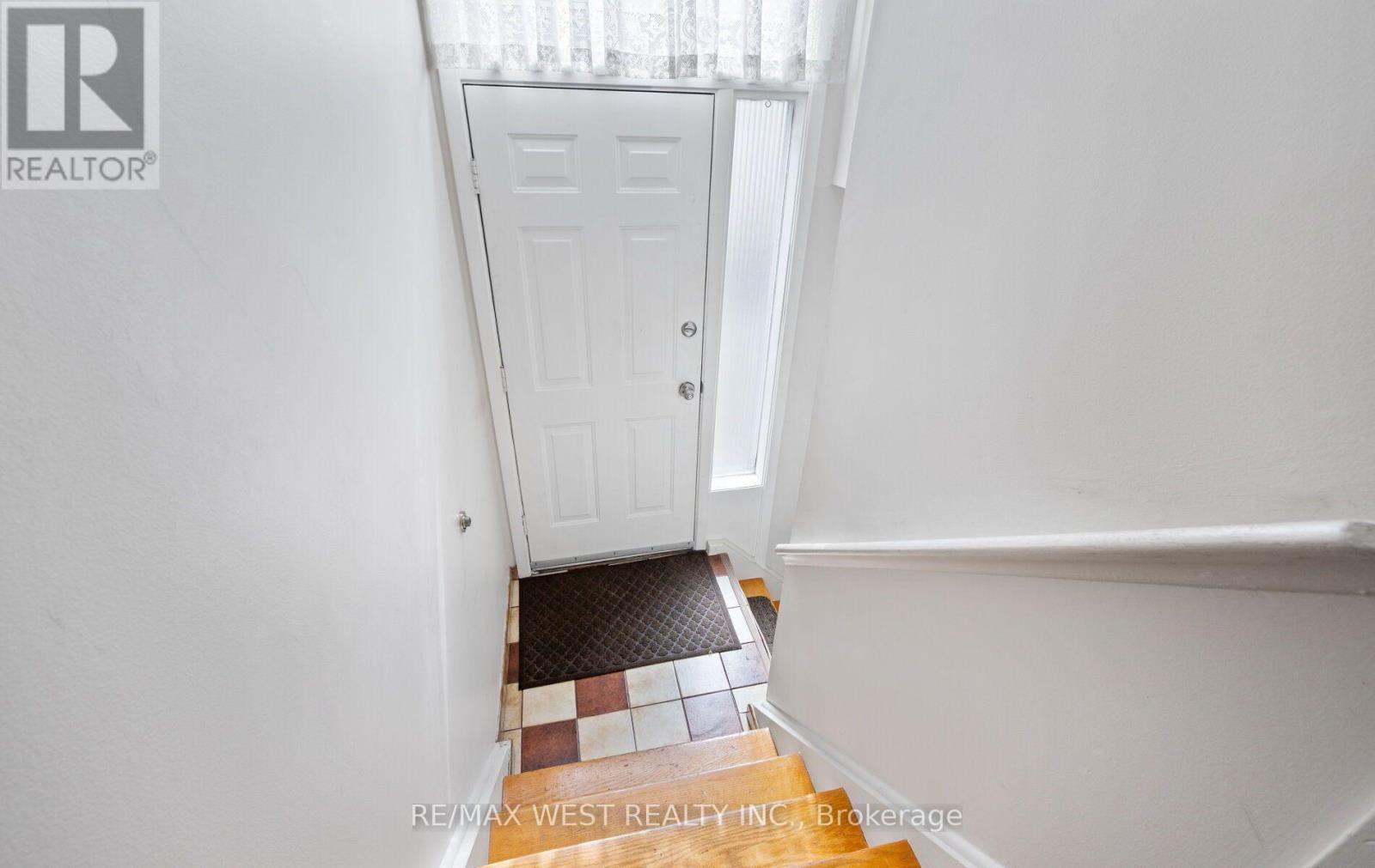 7397 Catalpa Road, Mississauga, Ontario  L4T 2T2 - Photo 23 - W13750604