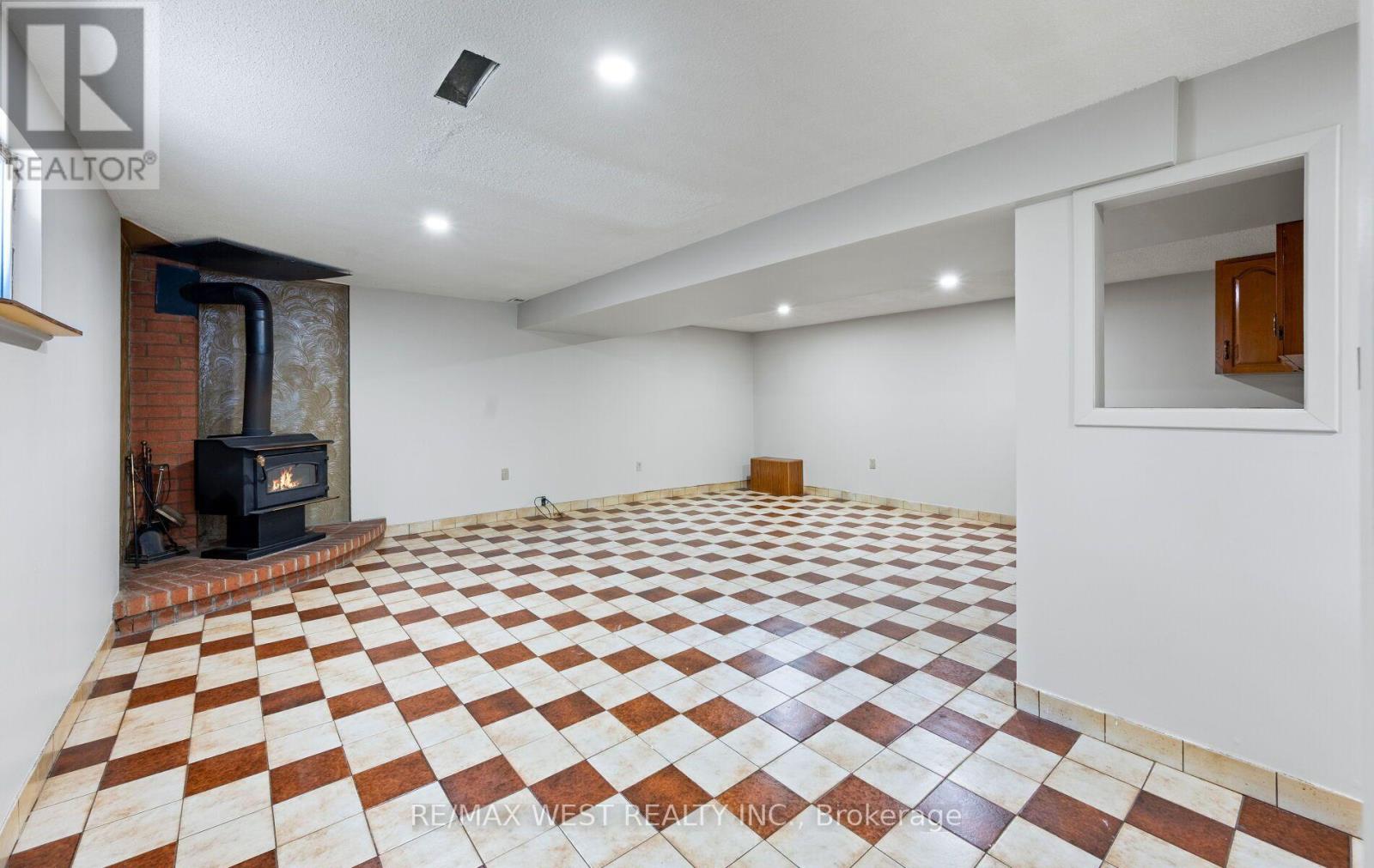 7397 Catalpa Road, Mississauga, Ontario  L4T 2T2 - Photo 25 - W13750604