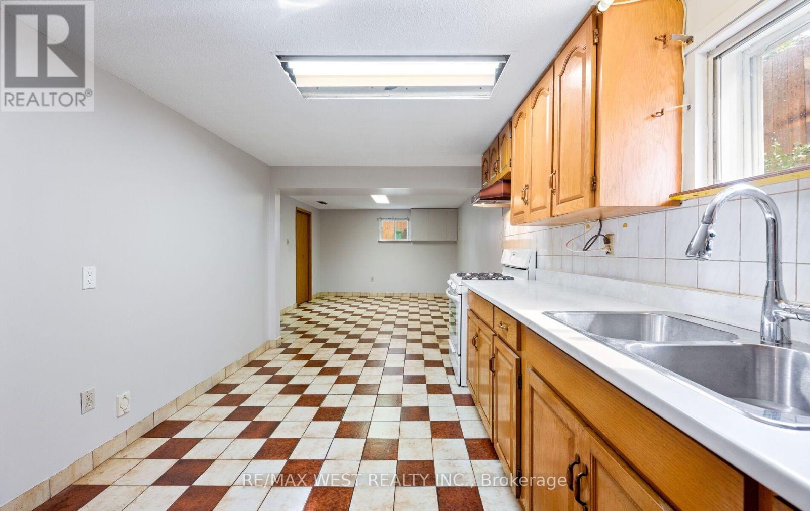 7397 Catalpa Road, Mississauga, Ontario  L4T 2T2 - Photo 30 - W13750604