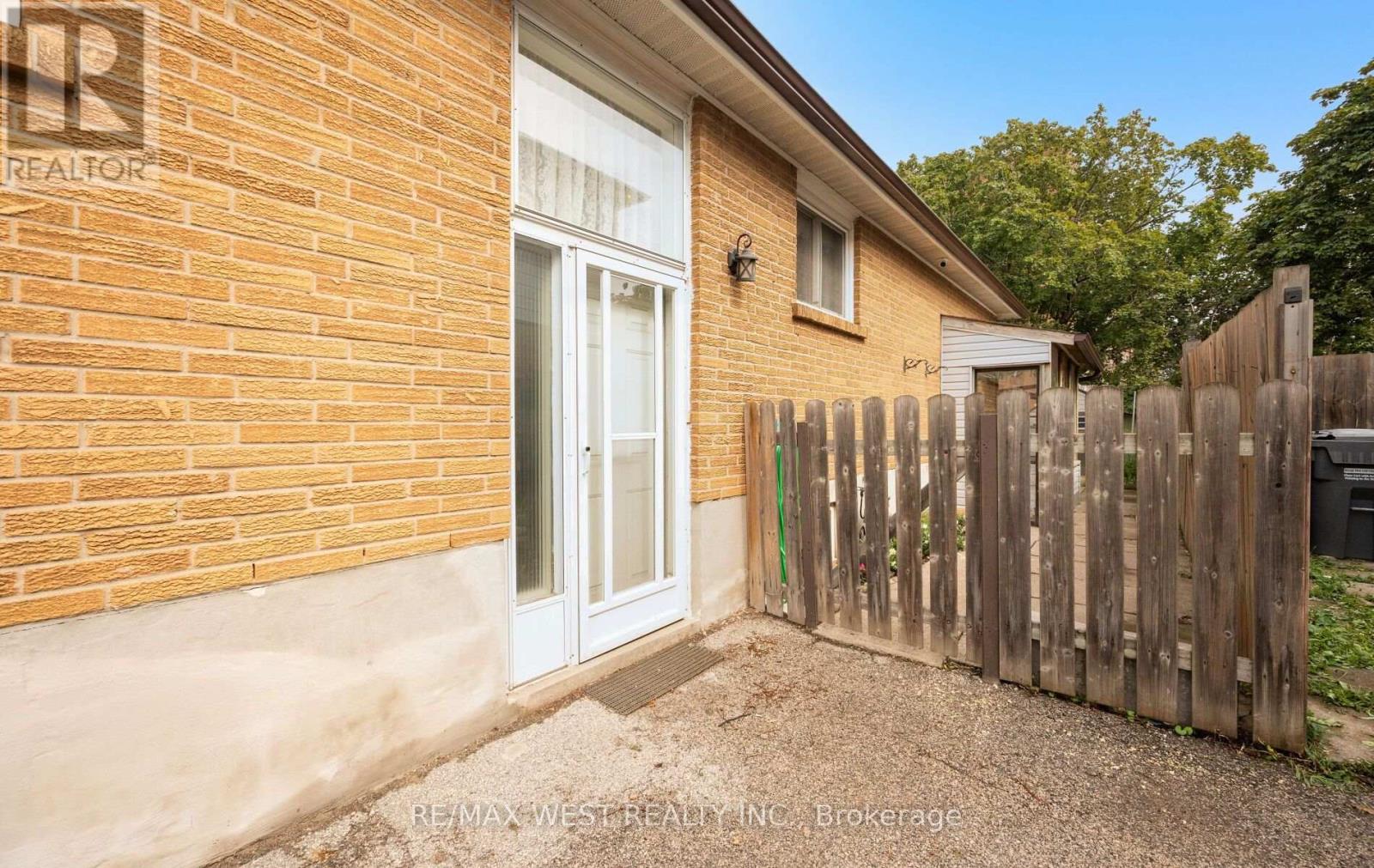 7397 Catalpa Road, Mississauga, Ontario  L4T 2T2 - Photo 38 - W13750604
