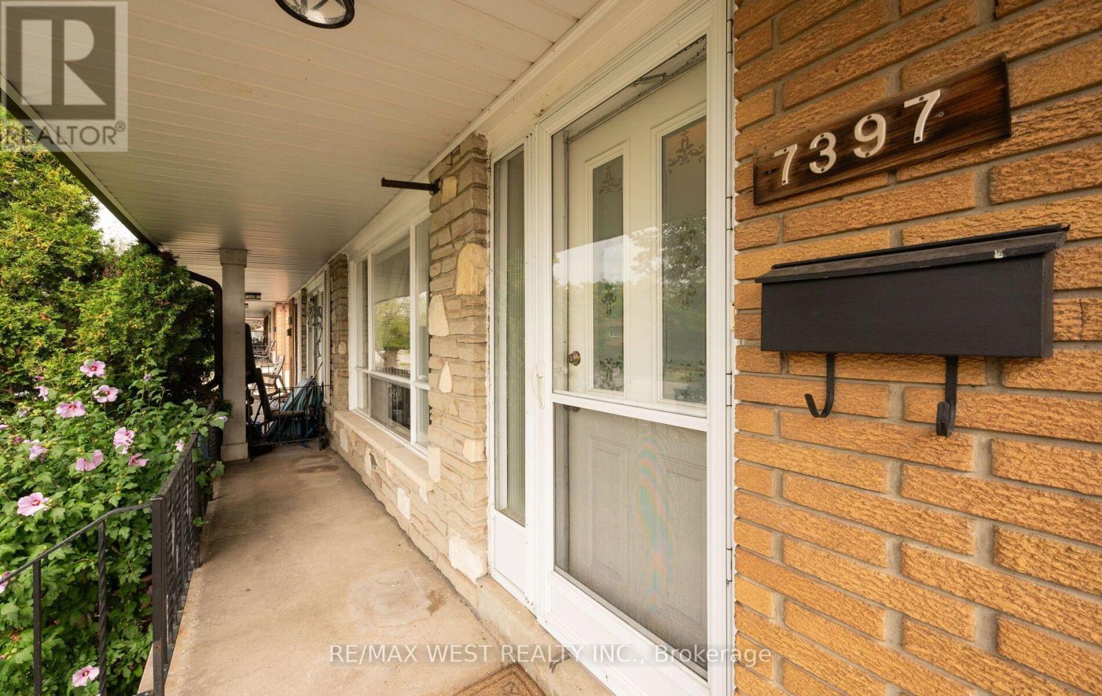 7397 Catalpa Road, Mississauga, Ontario  L4T 2T2 - Photo 4 - W13750604