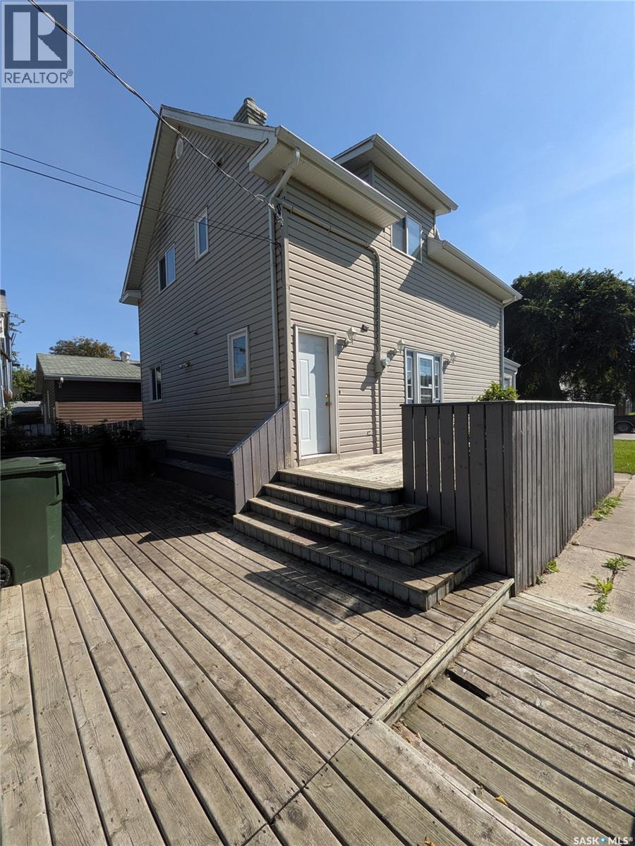 436 12th Street W, Prince Albert, Saskatchewan  S6V 3B8 - Photo 4 - SK047678