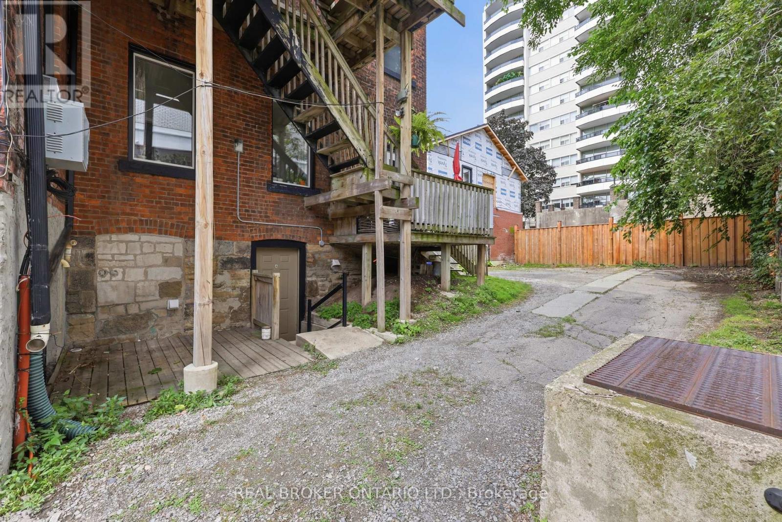98 Duke Street, Hamilton, Ontario  L8P 1X5 - Photo 4 - X13750586
