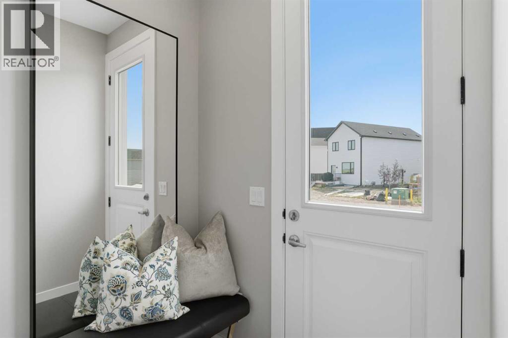 343 Belvedere Drive SE, Calgary, Alberta  T2A 7Y2 - Photo 17 - A2327532