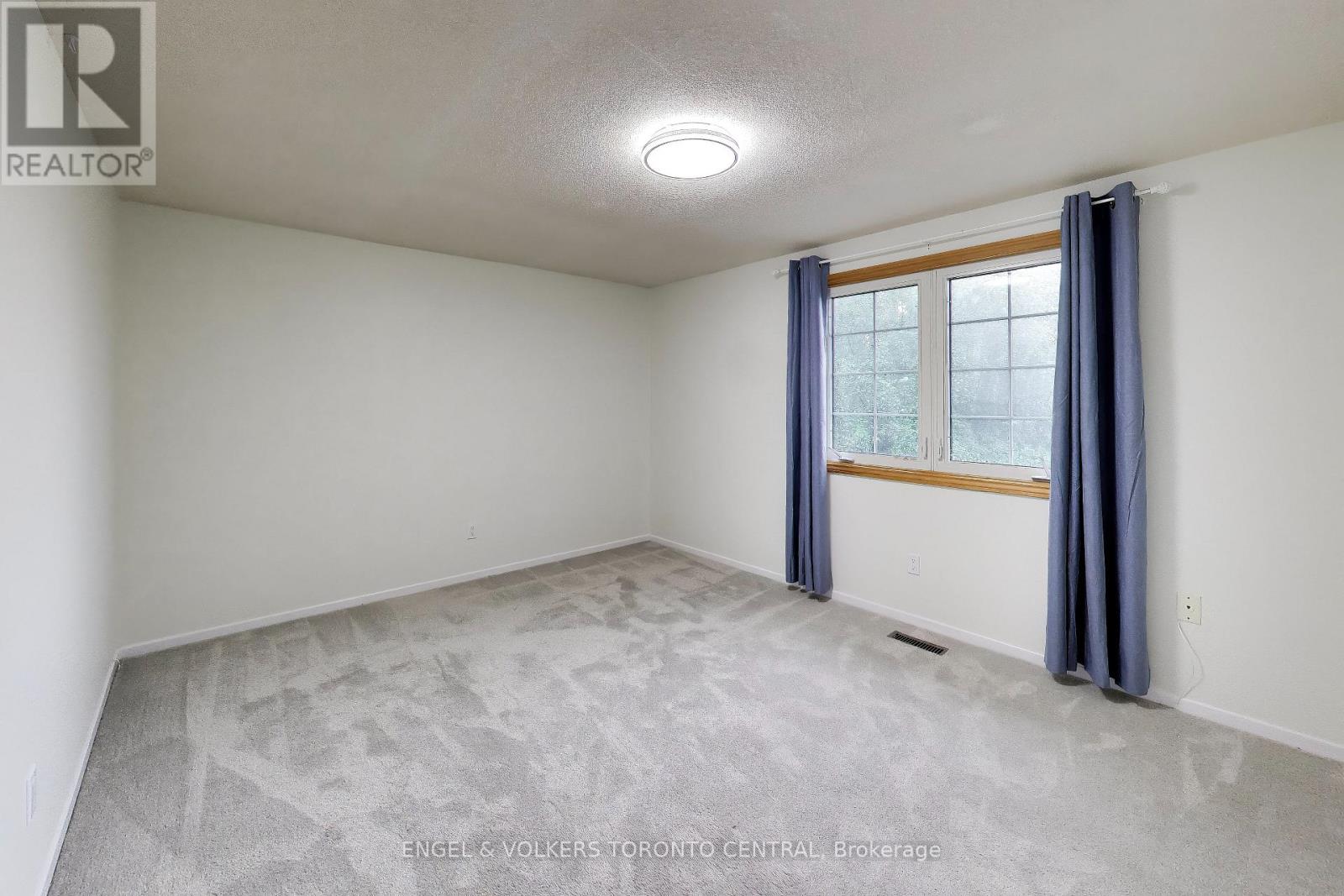 68 Hawley Crescent, Whitby, Ontario  L1N 6V9 - Photo 11 - E13750628