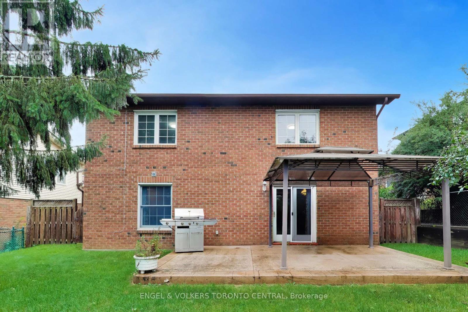 68 Hawley Crescent, Whitby, Ontario  L1N 6V9 - Photo 15 - E13750628