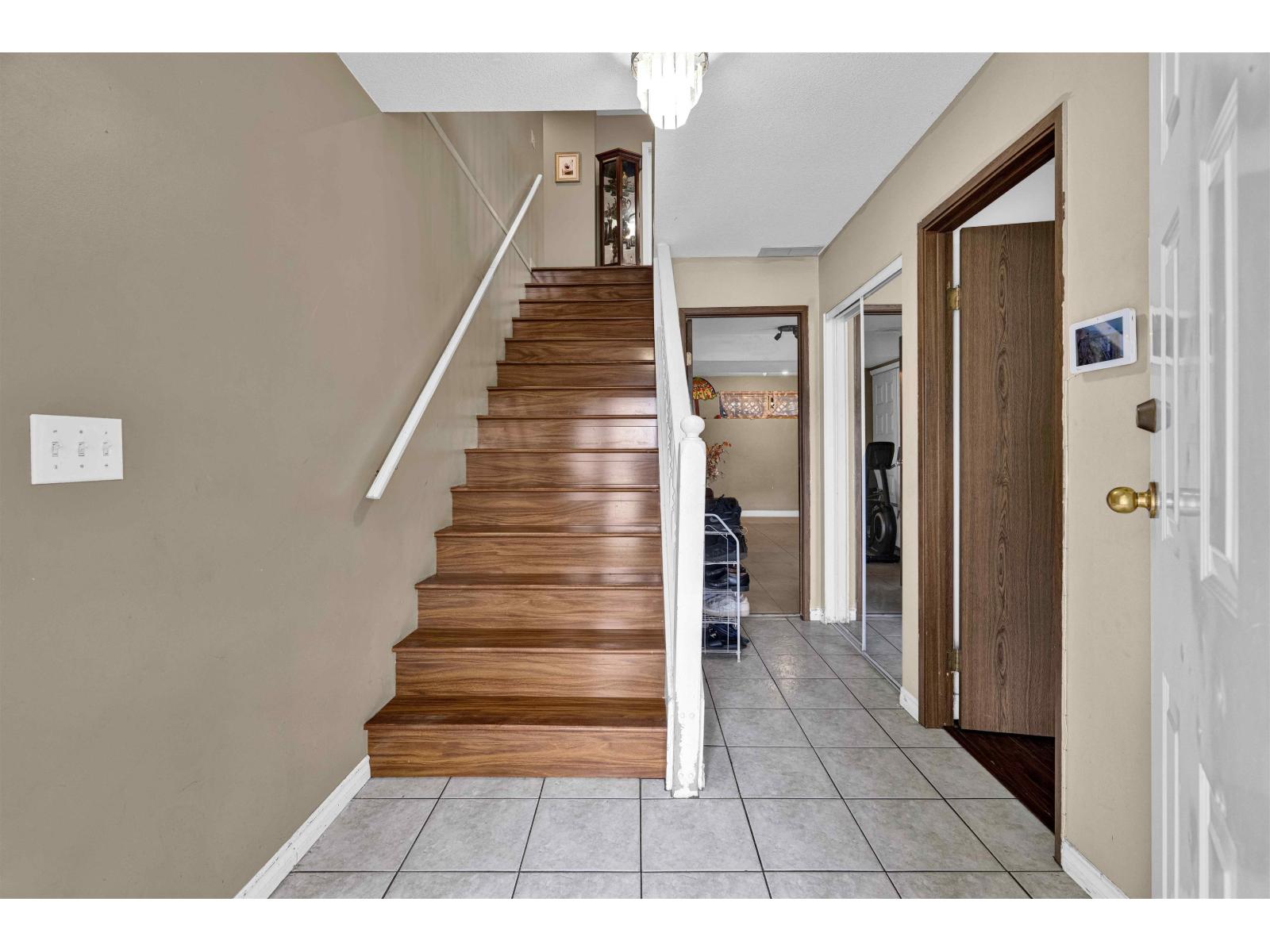 10258 Sheaves Court, Delta, British Columbia  V4C 8C9 - Photo 8 - R3141303