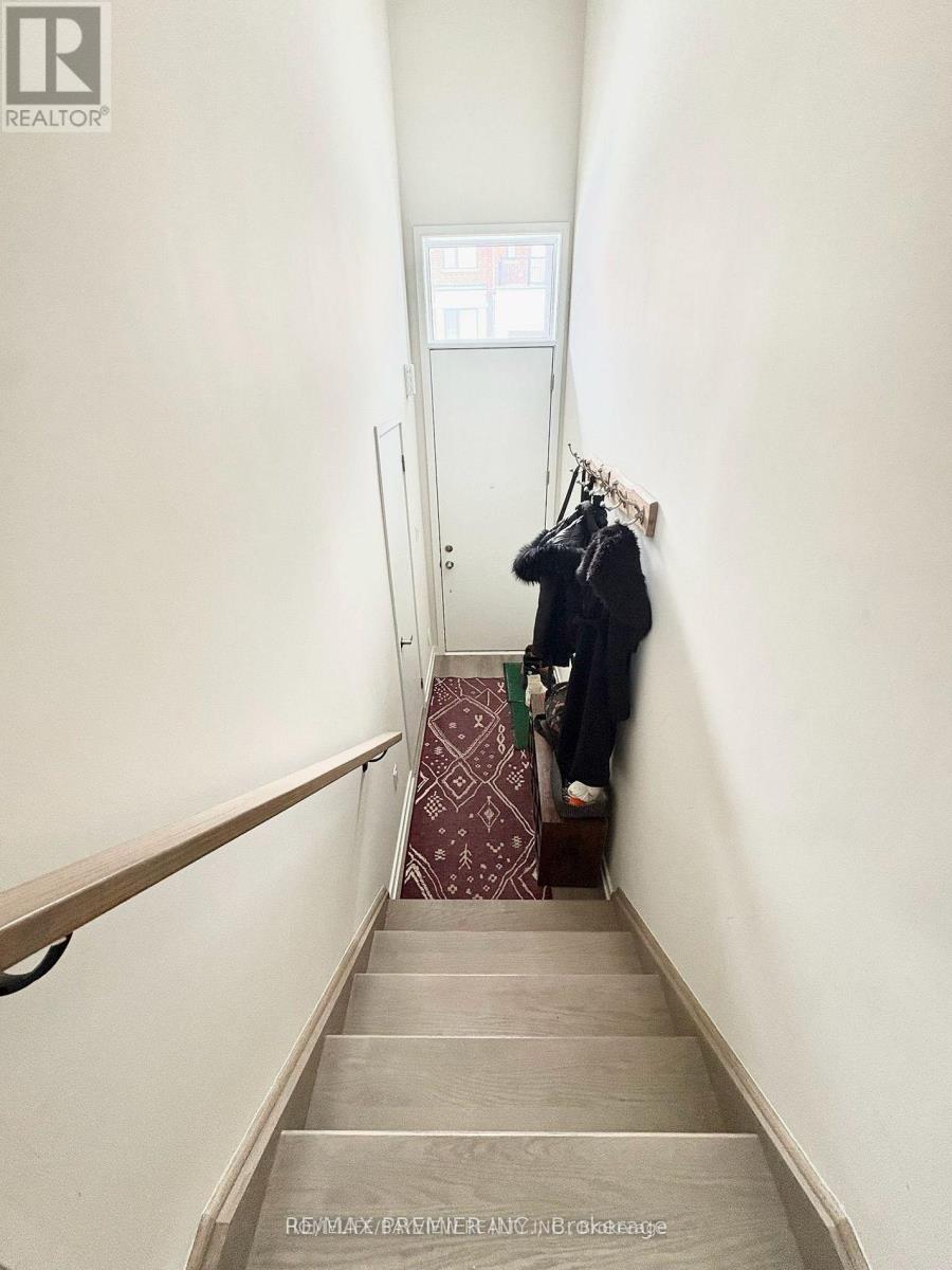 121 Rattenbury Road, Vaughan, Ontario  L6A 5C6 - Photo 3 - N13750620