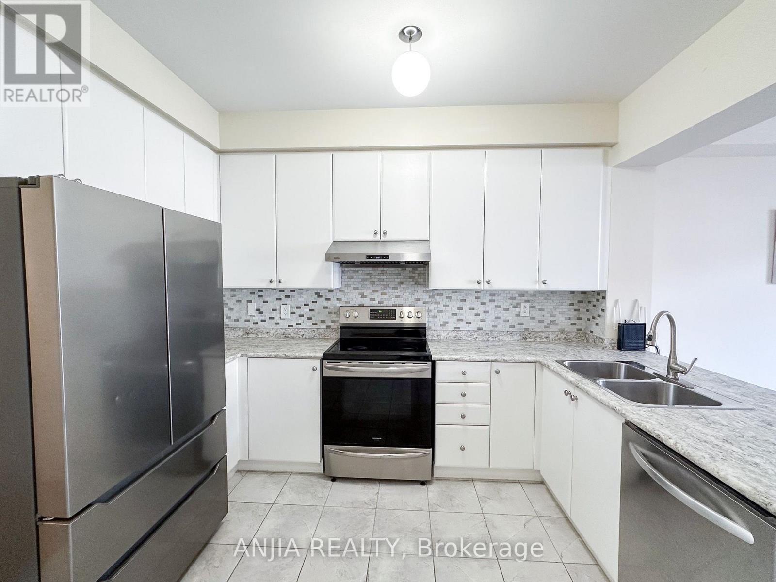 16 Weidman Lane, Markham, Ontario  L6E 0T1 - Photo 9 - N13750626
