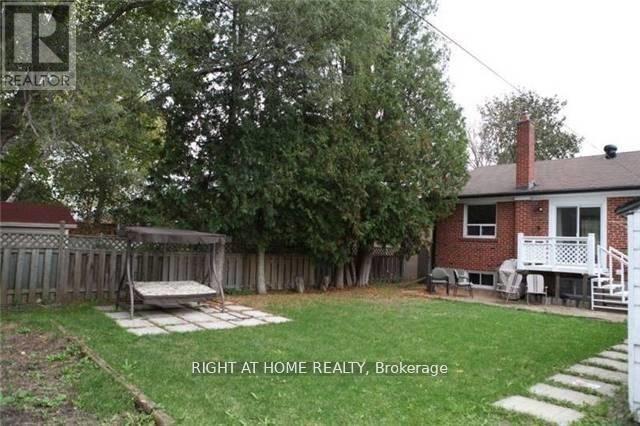 Main Floor - 413 Fernleigh Circle S, Richmond Hill, Ontario  L4C 1E7 - Photo 10 - N13750642