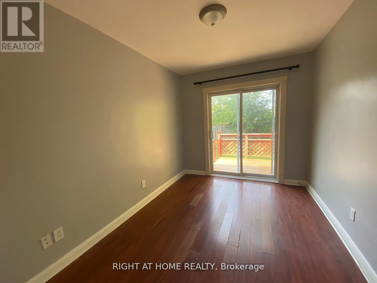 Main Floor - 413 Fernleigh Circle S, Richmond Hill, Ontario  L4C 1E7 - Photo 7 - N13750642