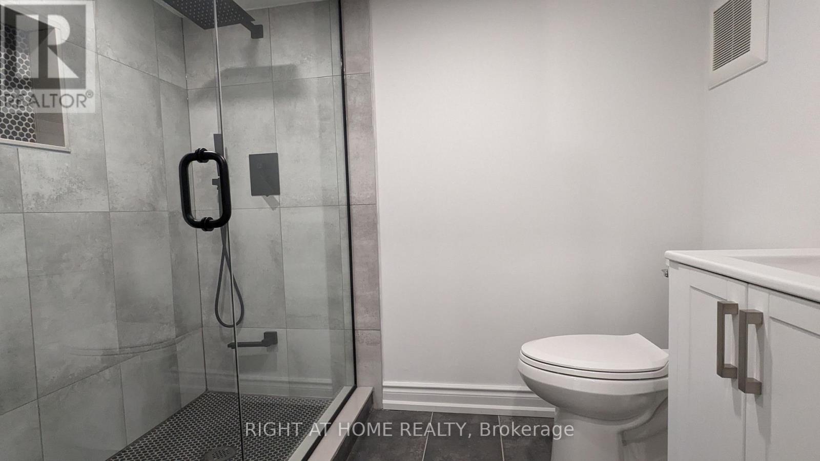 Basement Unit - 5654 Churchill Meadows Boulevard, Mississauga, Ontario  L5M 7A7 - Photo 10 - W13750634