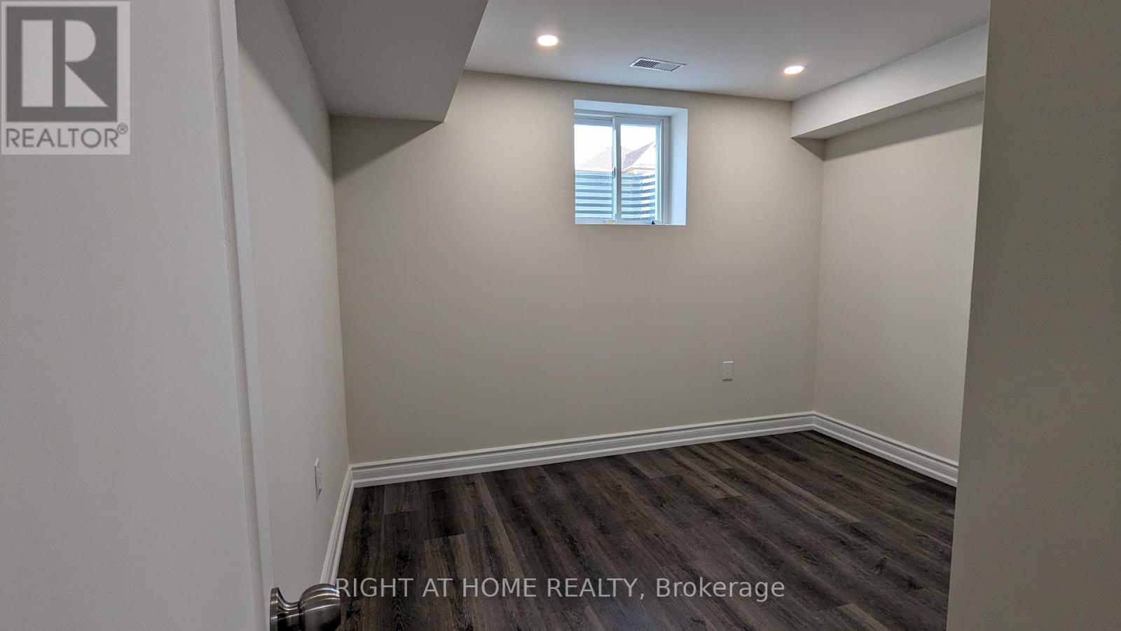 Basement Unit - 5654 Churchill Meadows Boulevard, Mississauga, Ontario  L5M 7A7 - Photo 14 - W13750634