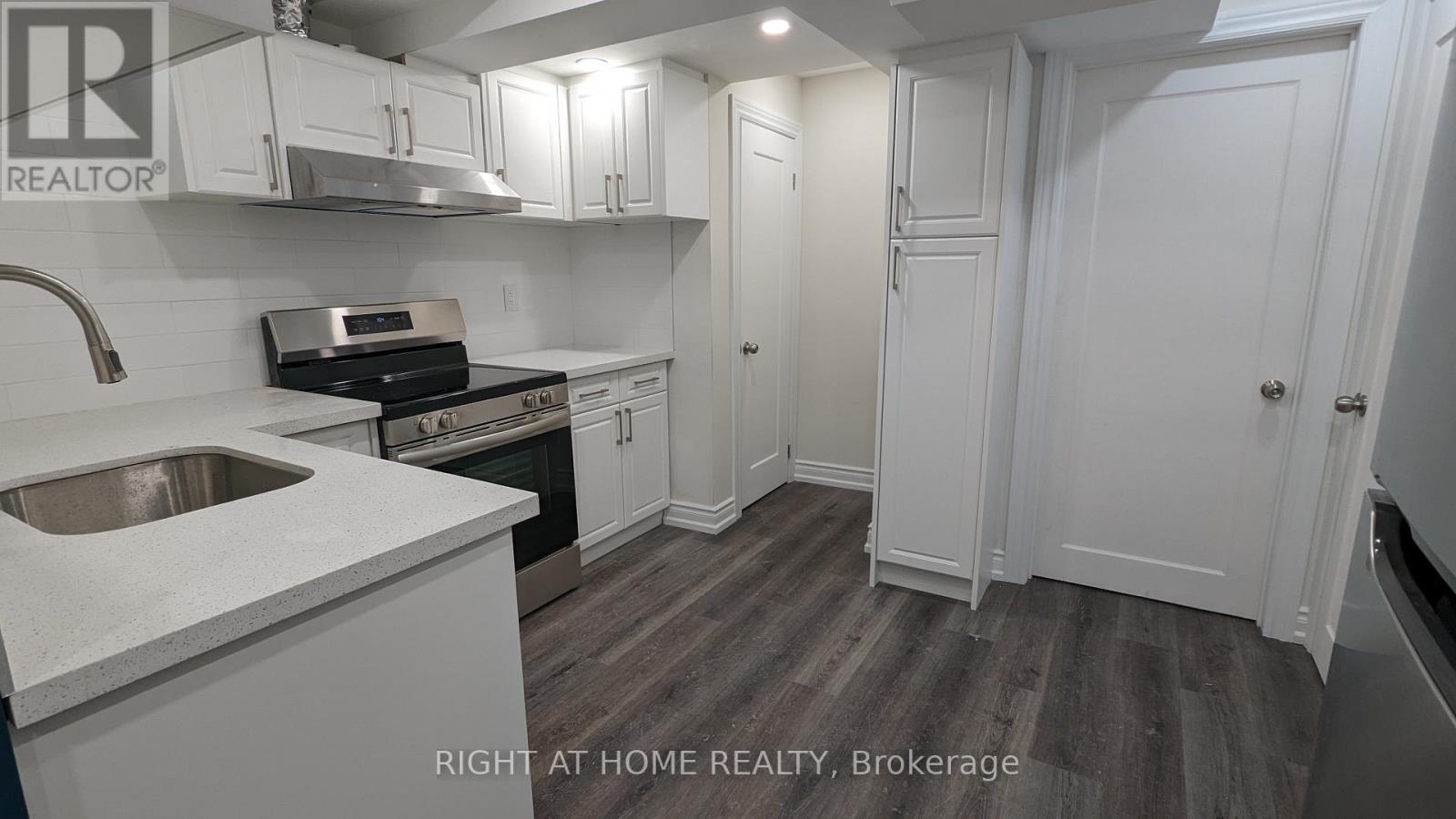 Basement Unit - 5654 Churchill Meadows Boulevard, Mississauga, Ontario  L5M 7A7 - Photo 8 - W13750634