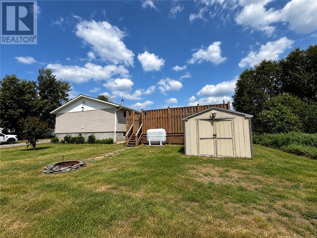 145 Dufferin Street, Chapleau, Ontario  P0M 1K0 - Photo 3 - 2130182