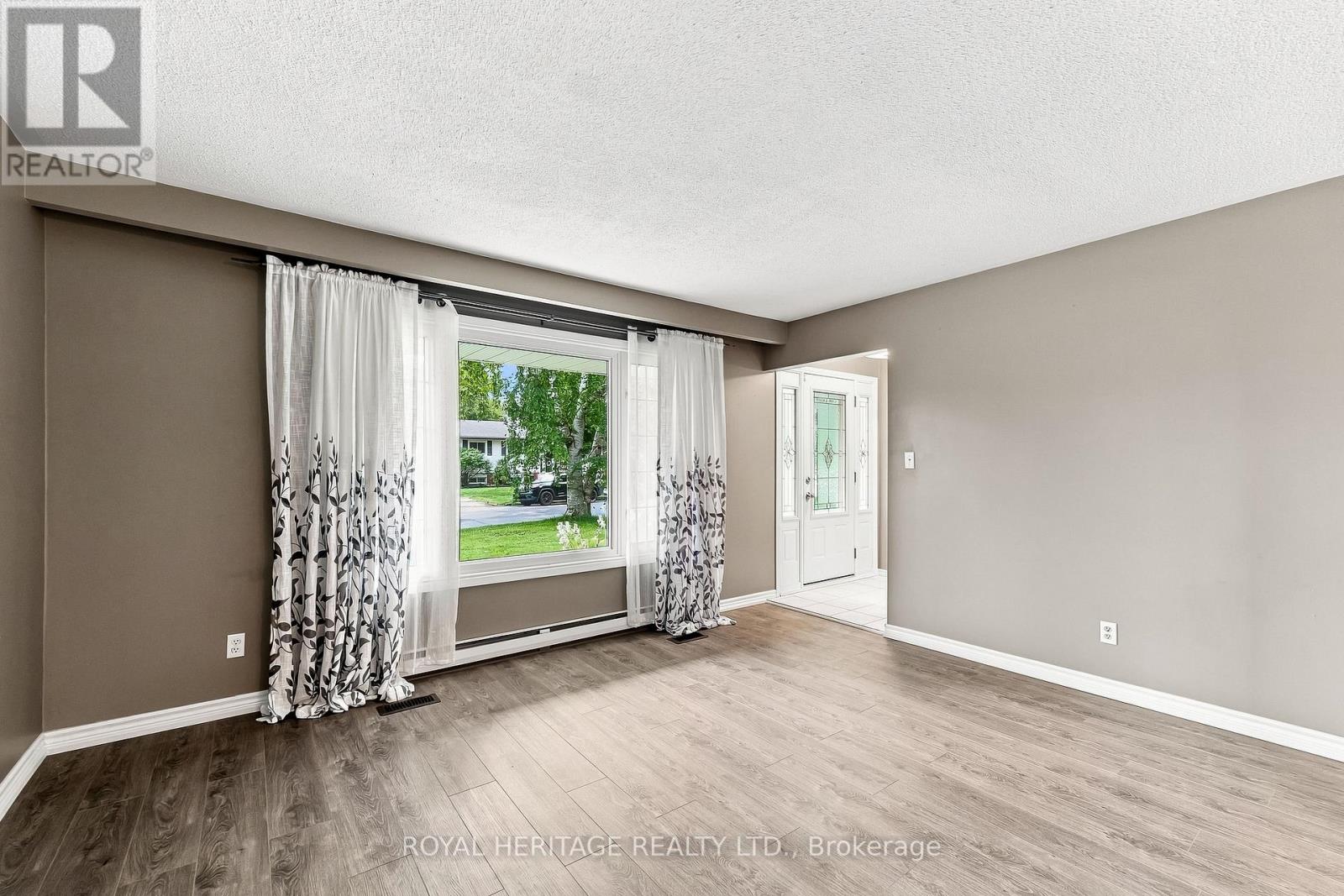45 Barbara Street, Quinte West, Ontario K8V 1Z6 - Photo 3 - X13737172