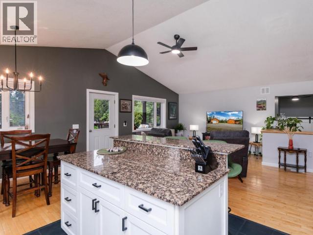 25 BLAKER PLACE photo 11