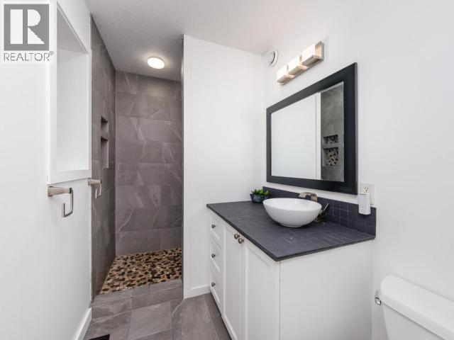 25 BLAKER PLACE photo 23