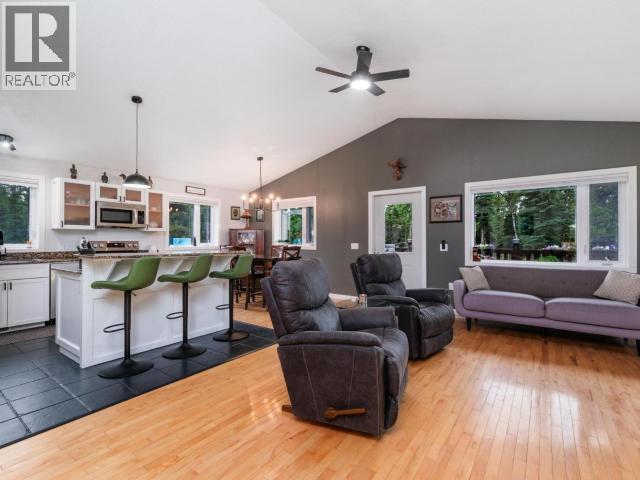 25 BLAKER PLACE photo 4