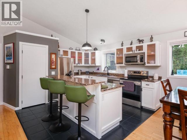 25 BLAKER PLACE photo 8