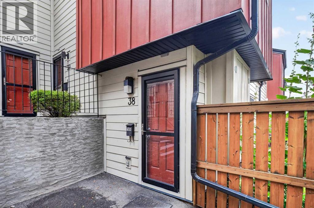 38, 4740 Dalton Drive Nw, Calgary, Alberta T3A 2H4 - Photo 1 - A2343219