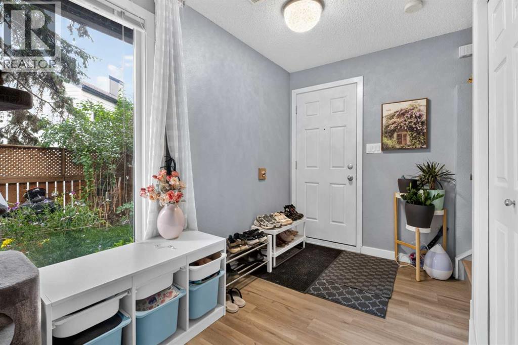 38, 4740 Dalton Drive Nw, Calgary, Alberta T3A 2H4 - Photo 3 - A2343219