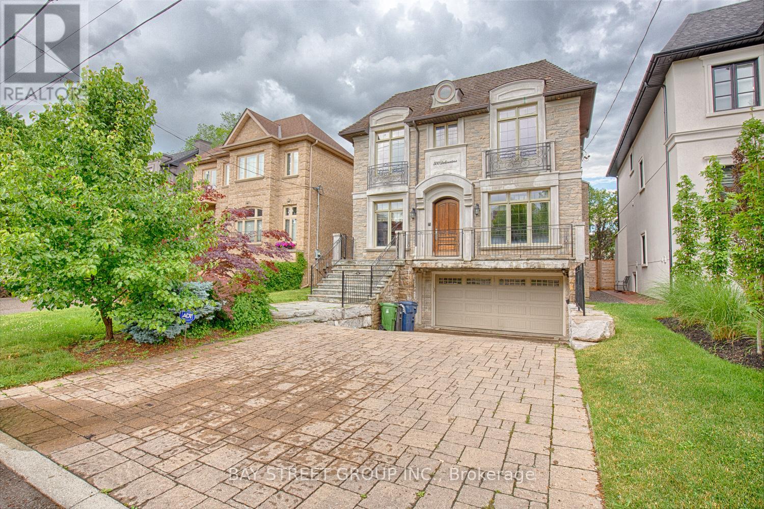500 DELORAINE AVENUE, Toronto, Ontario
