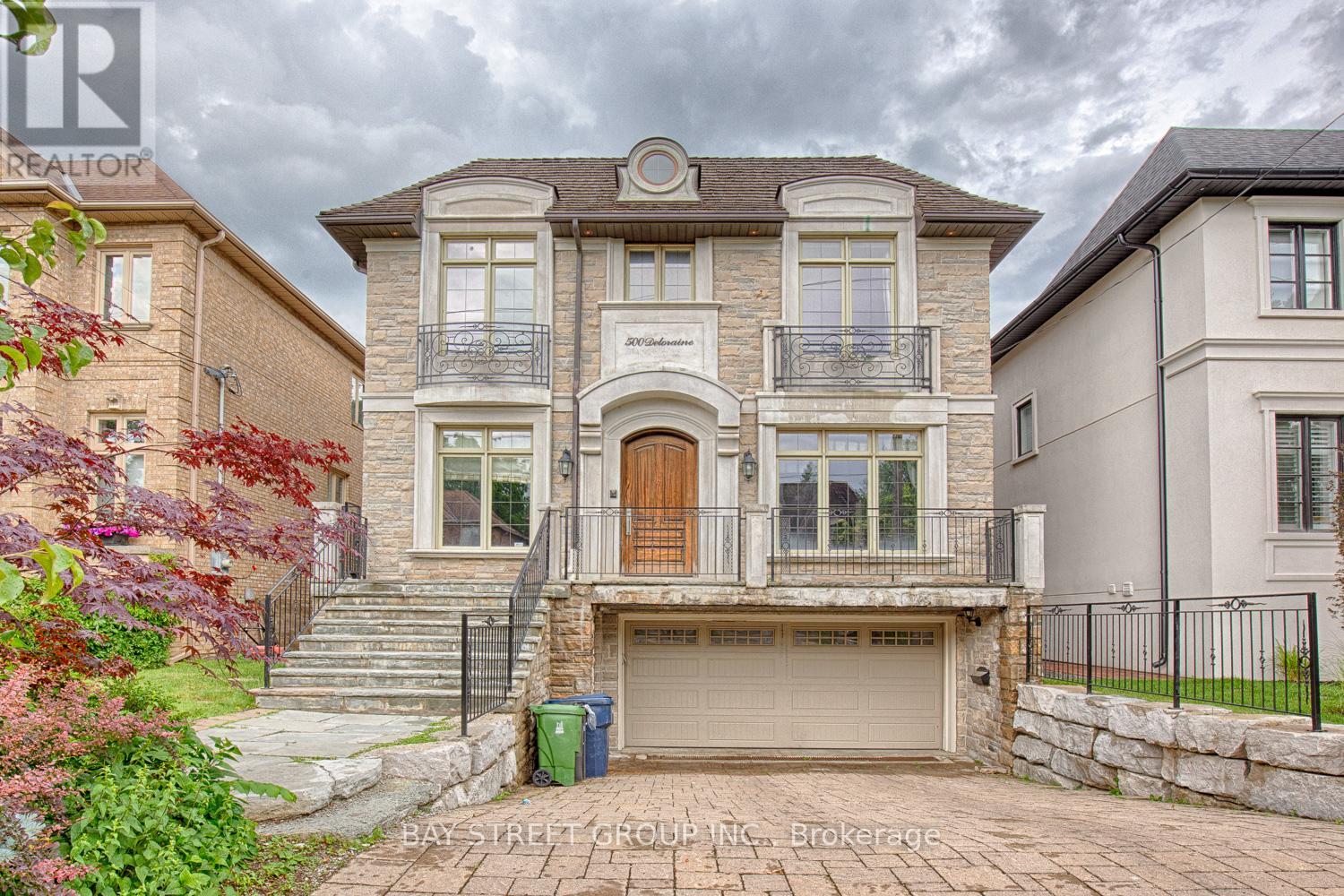500 Deloraine Avenue, Toronto, Ontario  M5M 2B8 - Photo 2 - C13750672