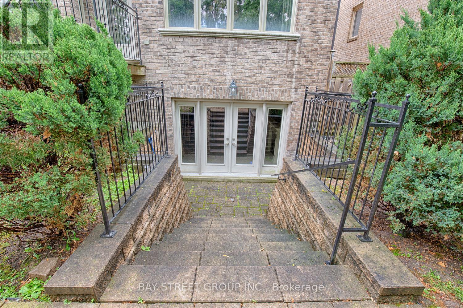 500 Deloraine Avenue, Toronto, Ontario  M5M 2B8 - Photo 4 - C13750672