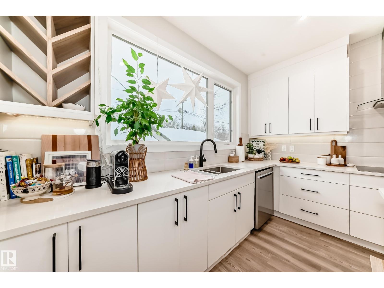 7642 91 Av NW, Edmonton, Alberta  T6C 1P8 - Photo 11 - E4507432