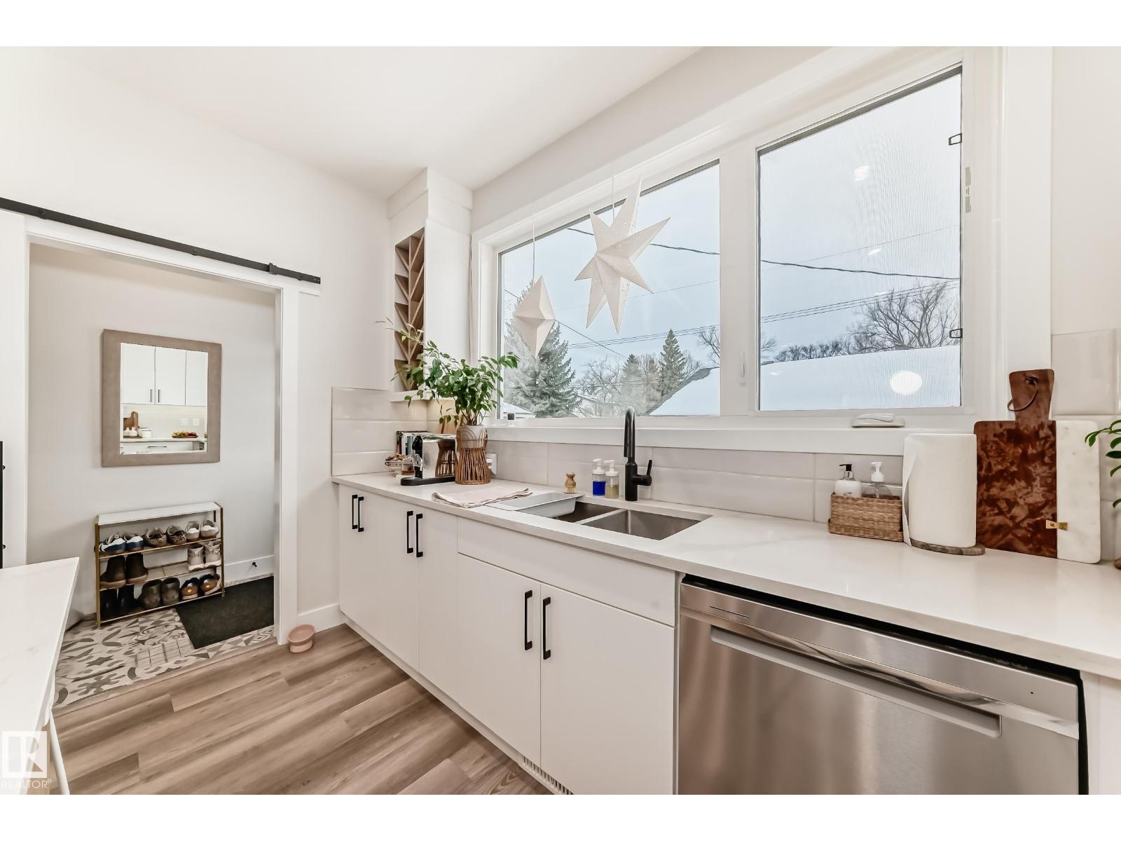 7642 91 Av NW, Edmonton, Alberta  T6C 1P8 - Photo 8 - E4507432