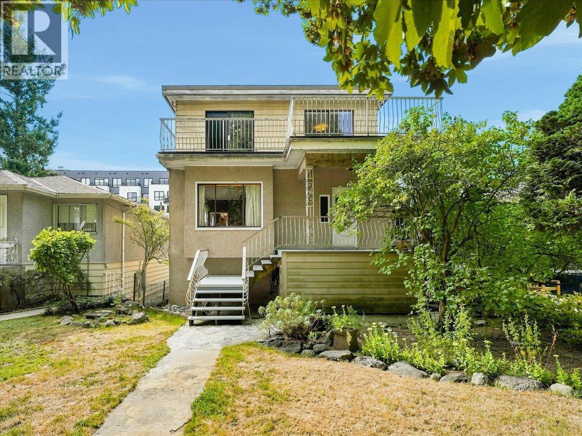 2206 E 8th Avenue, Vancouver, British Columbia  V5N 1V5 - Photo 2 - R3161940