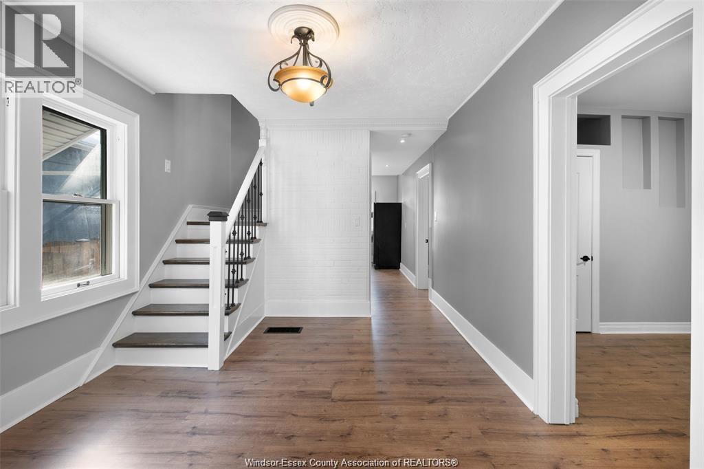 1479 Lillian Avenue, Windsor, Ontario  N8X 4A7 - Photo 4 - 26021118