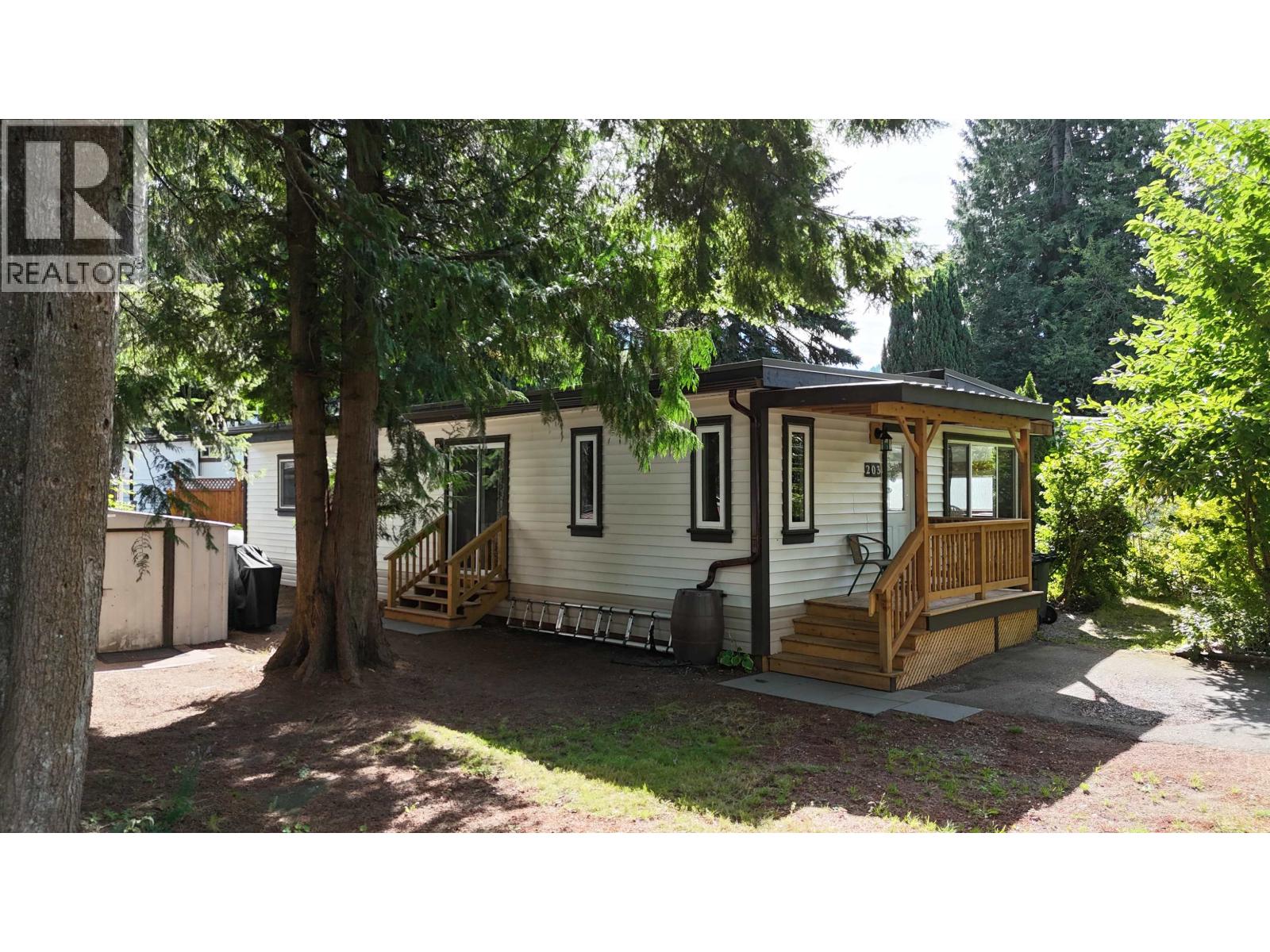 203 1830 Mamquam Road, Squamish, British Columbia  V0N 1T0 - Photo 2 - R3161945
