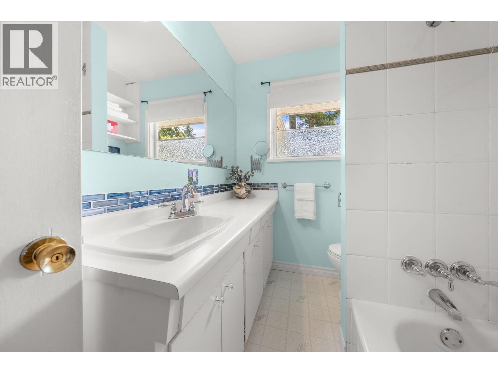 2011 Bridgman Avenue, North Vancouver, British Columbia  V7P 2T7 - Photo 19 - R3161949