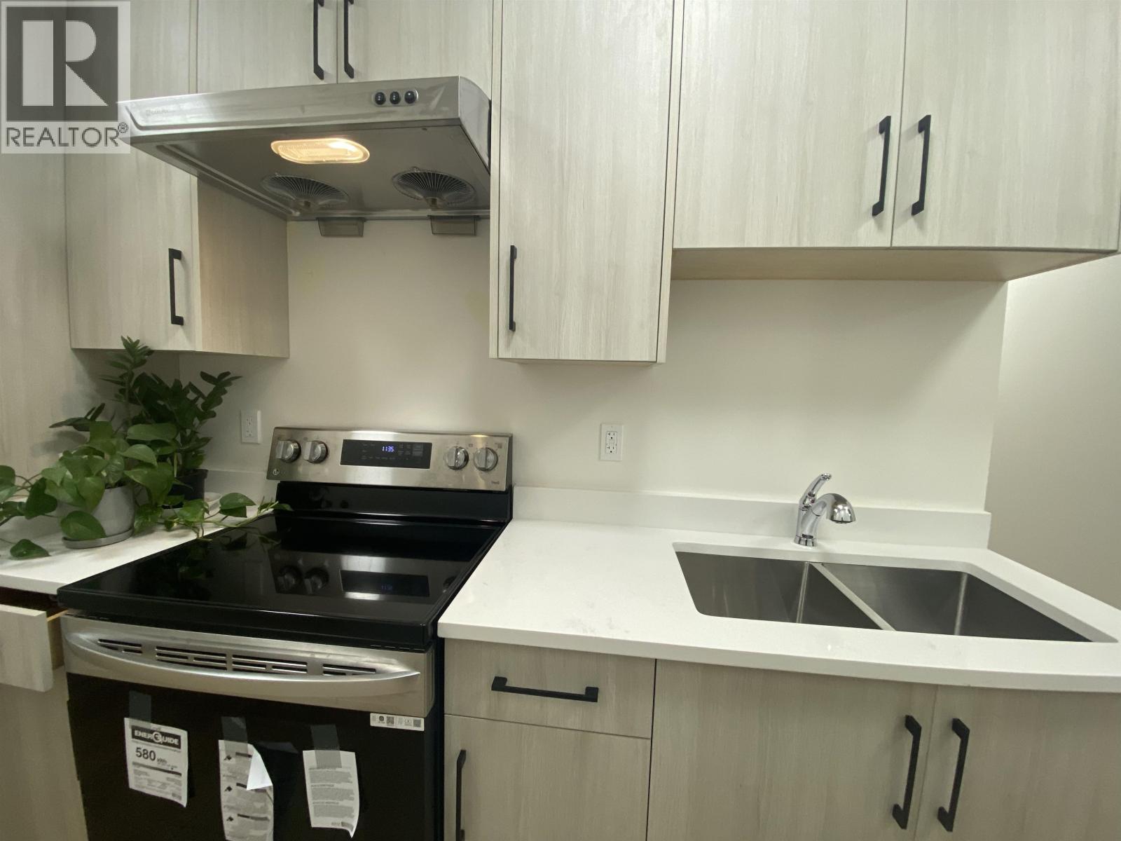 2 Bed Suite 7542 LINDRICK COURT, burnaby, British Columbia