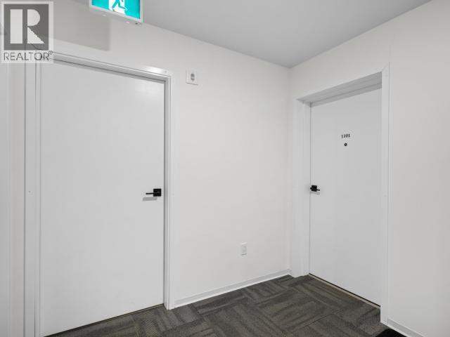 1101-61 GLEANER AVENUE photo 5
