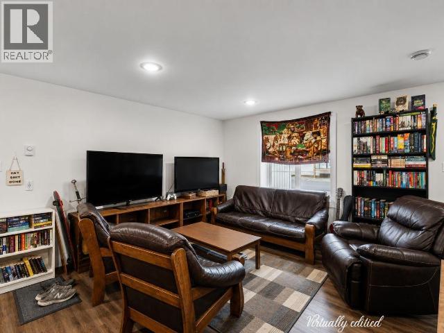 1101-61 GLEANER AVENUE photo 6