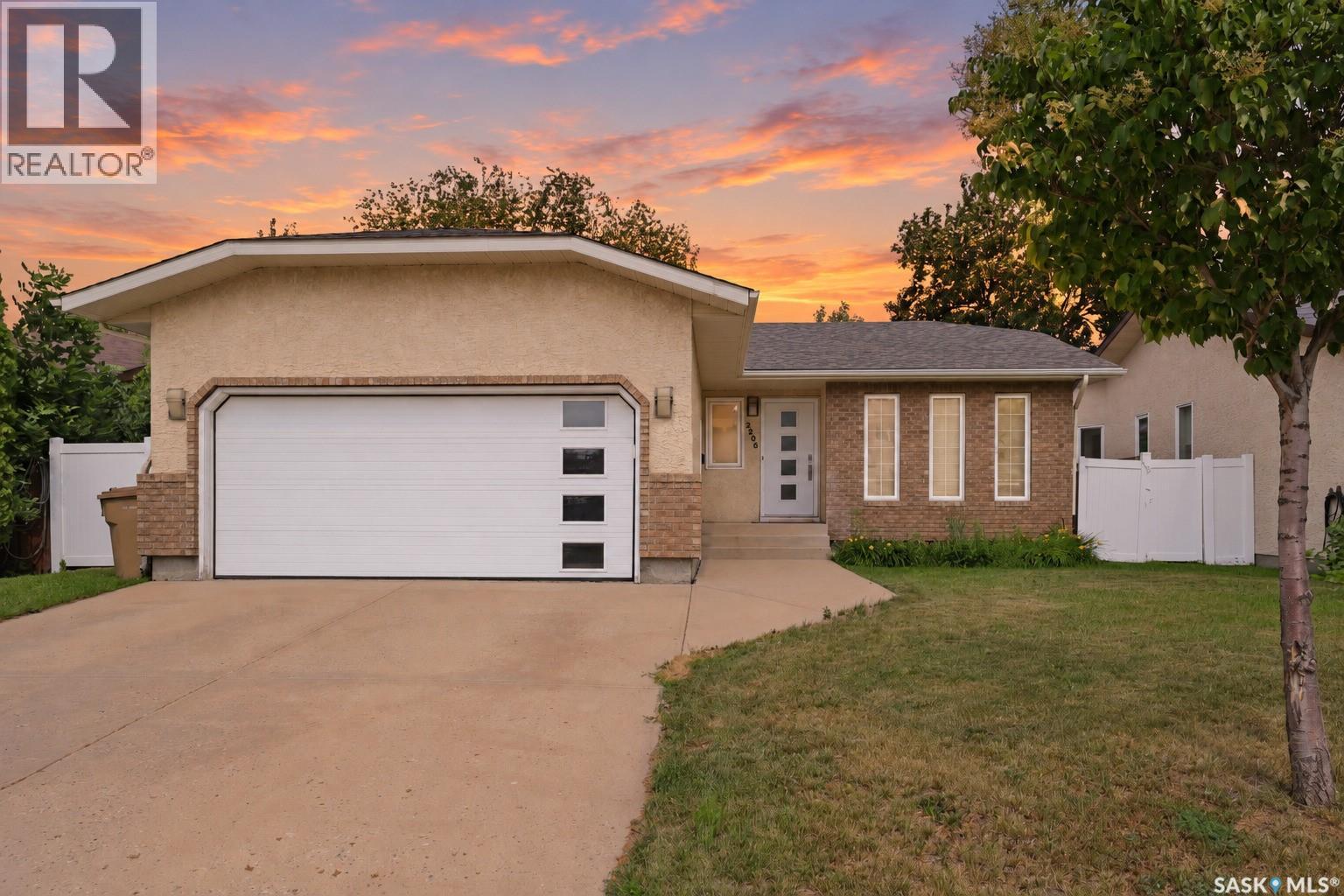 2206 Assiniboine Avenue E, Regina, Saskatchewan  S4V 2E8 - Photo 1 - SK047653